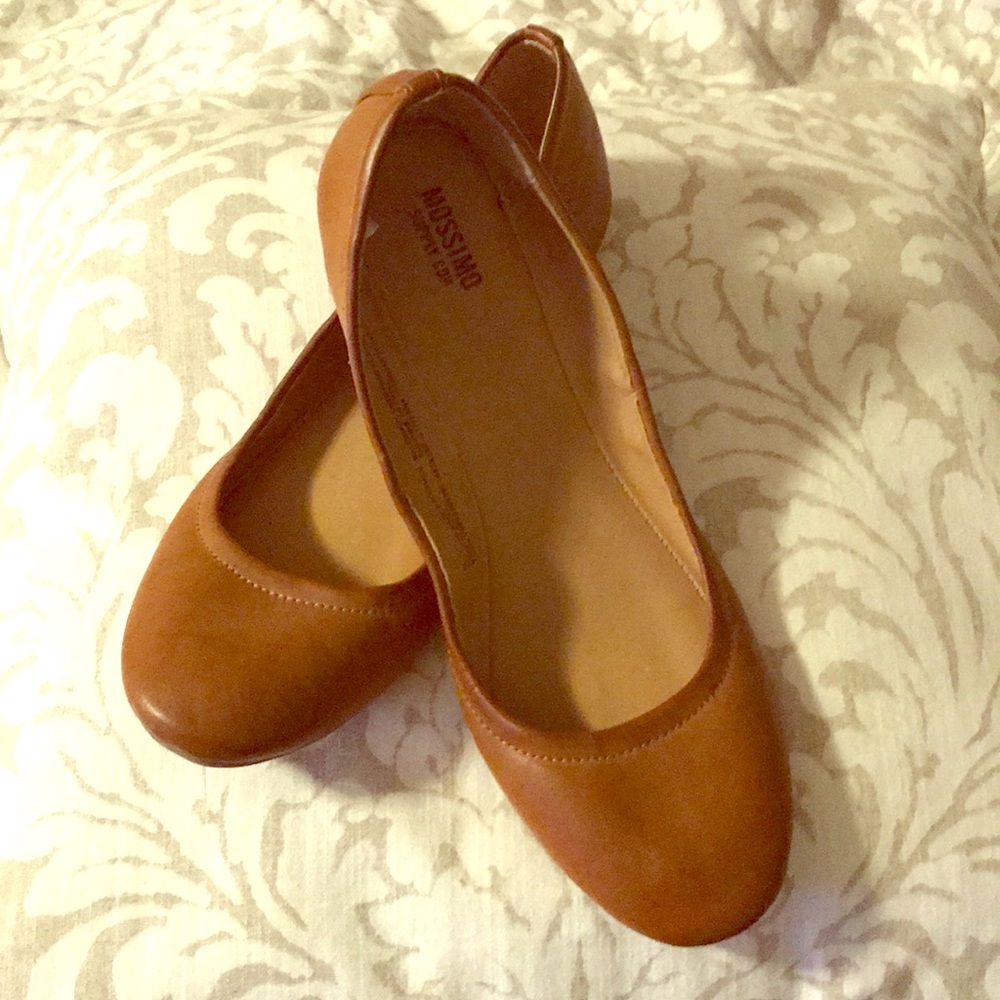 EUC Mossimo Flats.